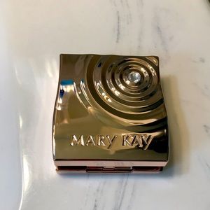 MaryKay compact with blush set